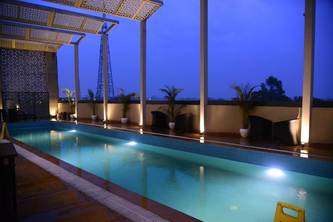 Ramaya Hotel Rohtak Extérieur photo